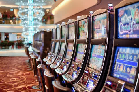 Slot-machines-at-casino